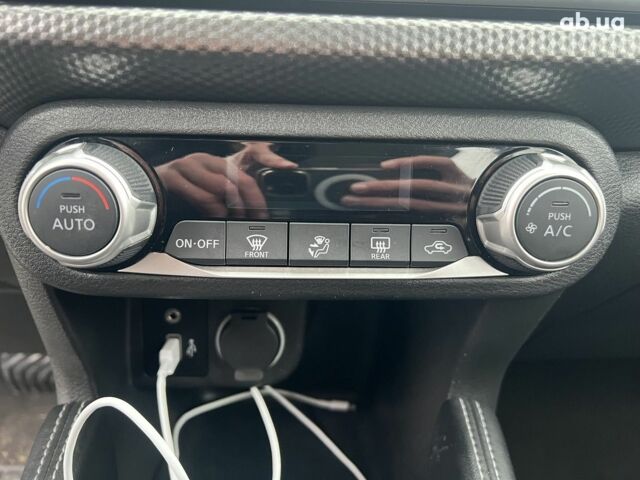 Серый Ниссан Kicks, объемом двигателя 1.6 л и пробегом 85 тыс. км за 14590 $, фото 25 на Automoto.ua