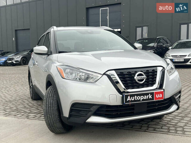 Серый Ниссан Kicks, объемом двигателя 1.6 л и пробегом 85 тыс. км за 14590 $, фото 14 на Automoto.ua