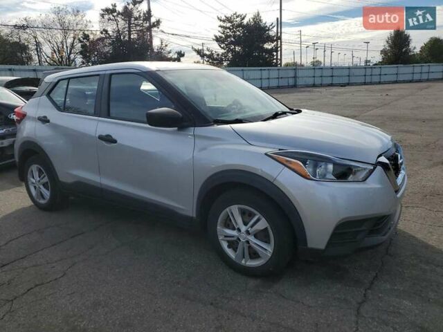 Серый Ниссан Kicks, объемом двигателя 1.6 л и пробегом 81 тыс. км за 3000 $, фото 3 на Automoto.ua