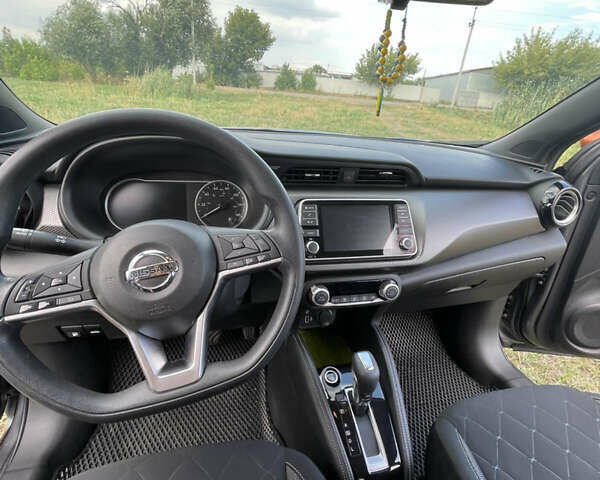 Серый Ниссан Kicks, объемом двигателя 1.6 л и пробегом 90 тыс. км за 15500 $, фото 16 на Automoto.ua