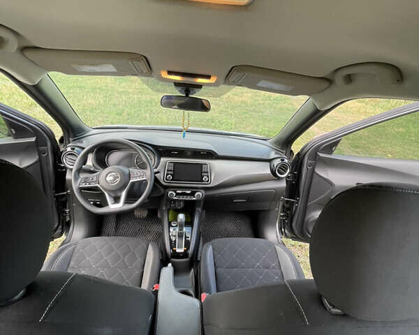 Серый Ниссан Kicks, объемом двигателя 1.6 л и пробегом 90 тыс. км за 15500 $, фото 20 на Automoto.ua