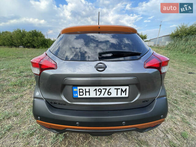 Серый Ниссан Kicks, объемом двигателя 1.6 л и пробегом 90 тыс. км за 15500 $, фото 8 на Automoto.ua