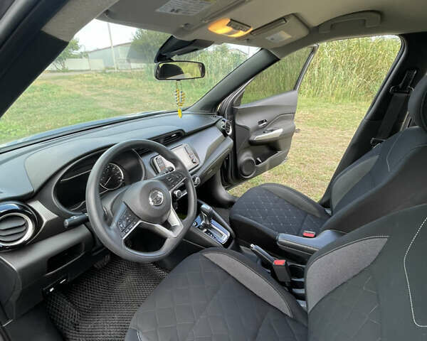 Серый Ниссан Kicks, объемом двигателя 1.6 л и пробегом 90 тыс. км за 15500 $, фото 21 на Automoto.ua