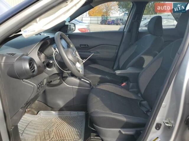 Серый Ниссан Kicks, объемом двигателя 1.6 л и пробегом 81 тыс. км за 3000 $, фото 6 на Automoto.ua