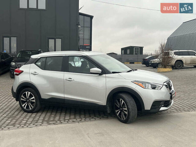 Серый Ниссан Kicks, объемом двигателя 1.6 л и пробегом 85 тыс. км за 14590 $, фото 12 на Automoto.ua
