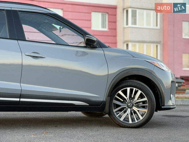 Серый Ниссан Kicks, объемом двигателя 1.6 л и пробегом 60 тыс. км за 16555 $, фото 11 на Automoto.ua