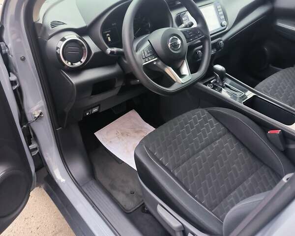 Серый Ниссан Kicks, объемом двигателя 1.6 л и пробегом 59 тыс. км за 14800 $, фото 19 на Automoto.ua