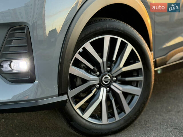 Серый Ниссан Kicks, объемом двигателя 1.6 л и пробегом 60 тыс. км за 16555 $, фото 5 на Automoto.ua
