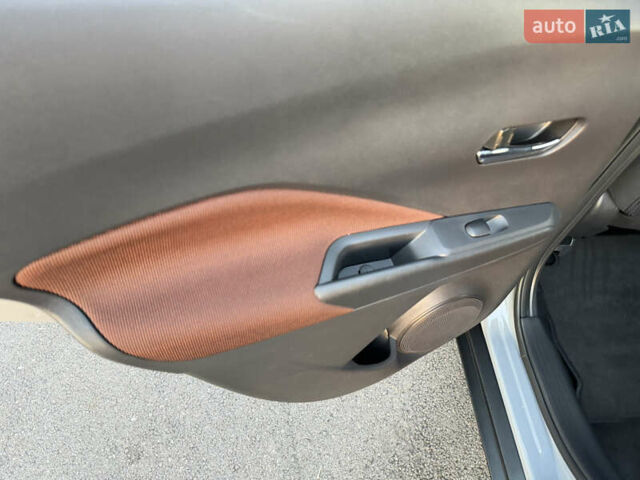 Серый Ниссан Kicks, объемом двигателя 1.6 л и пробегом 60 тыс. км за 16555 $, фото 59 на Automoto.ua