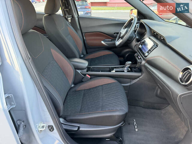 Серый Ниссан Kicks, объемом двигателя 1.6 л и пробегом 60 тыс. км за 16555 $, фото 63 на Automoto.ua