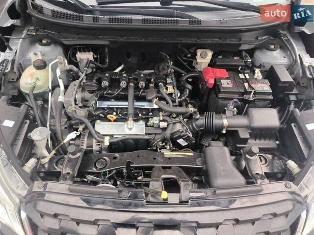 Серый Ниссан Kicks, объемом двигателя 1.6 л и пробегом 59 тыс. км за 14800 $, фото 31 на Automoto.ua