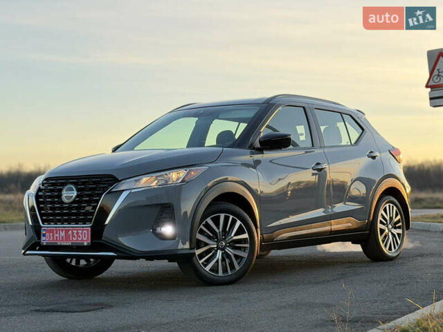 Серый Ниссан Kicks, объемом двигателя 1.6 л и пробегом 60 тыс. км за 16555 $, фото 1 на Automoto.ua