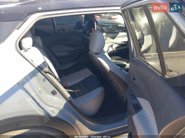 Серый Ниссан Kicks, объемом двигателя 1.6 л и пробегом 48 тыс. км за 3000 $, фото 9 на Automoto.ua