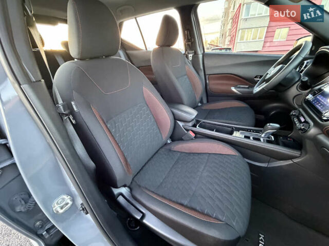 Серый Ниссан Kicks, объемом двигателя 1.6 л и пробегом 60 тыс. км за 16555 $, фото 62 на Automoto.ua