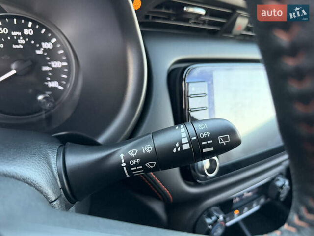 Серый Ниссан Kicks, объемом двигателя 1.6 л и пробегом 60 тыс. км за 16555 $, фото 44 на Automoto.ua