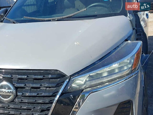 Серый Ниссан Kicks, объемом двигателя 1.6 л и пробегом 48 тыс. км за 3000 $, фото 5 на Automoto.ua
