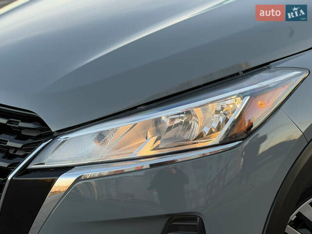 Серый Ниссан Kicks, объемом двигателя 1.6 л и пробегом 60 тыс. км за 16555 $, фото 3 на Automoto.ua