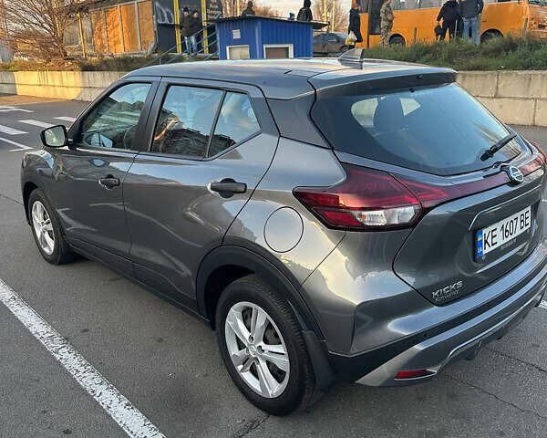 Серый Ниссан Kicks, объемом двигателя 1.6 л и пробегом 40 тыс. км за 15800 $, фото 6 на Automoto.ua