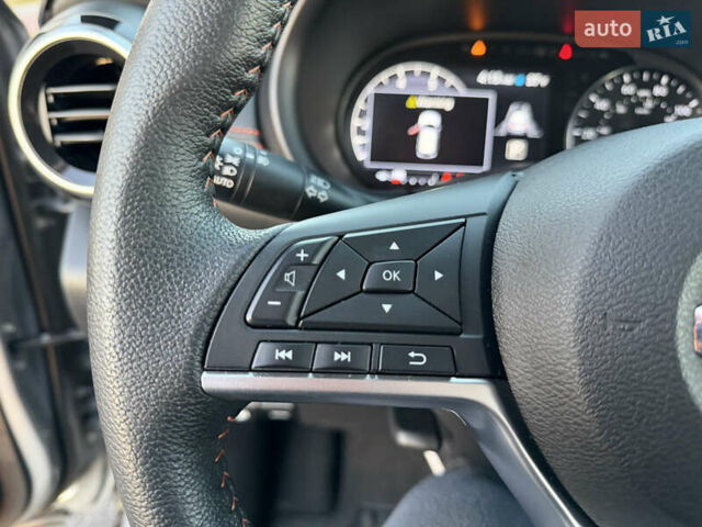 Серый Ниссан Kicks, объемом двигателя 1.6 л и пробегом 60 тыс. км за 16555 $, фото 42 на Automoto.ua