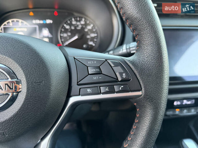 Серый Ниссан Kicks, объемом двигателя 1.6 л и пробегом 60 тыс. км за 16555 $, фото 43 на Automoto.ua