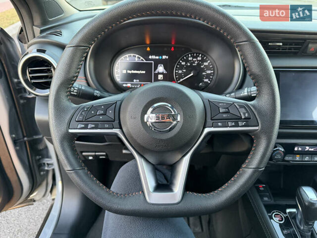 Серый Ниссан Kicks, объемом двигателя 1.6 л и пробегом 60 тыс. км за 16555 $, фото 46 на Automoto.ua