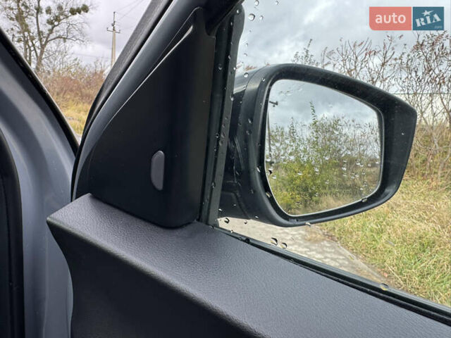 Серый Ниссан Kicks, объемом двигателя 1.6 л и пробегом 122 тыс. км за 12100 $, фото 13 на Automoto.ua