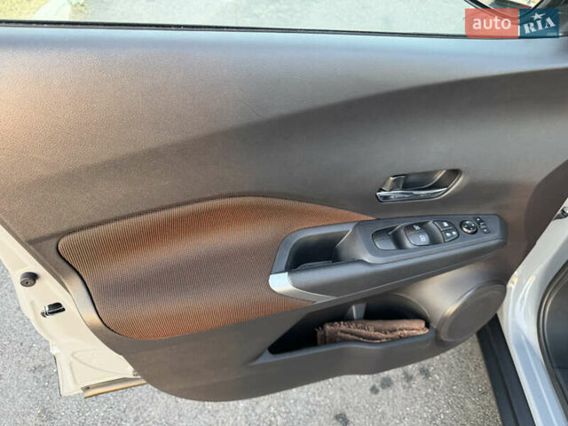 Серый Ниссан Kicks, объемом двигателя 1.6 л и пробегом 60 тыс. км за 16555 $, фото 35 на Automoto.ua