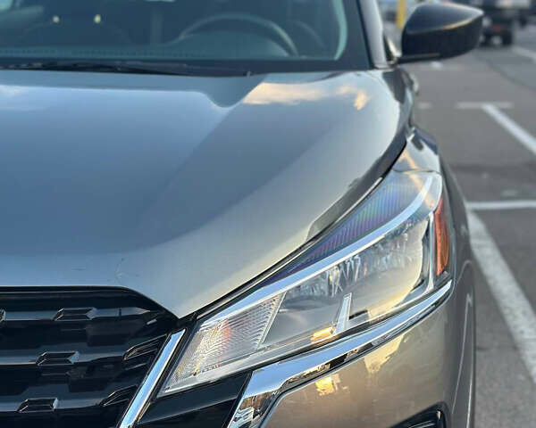 Серый Ниссан Kicks, объемом двигателя 1.6 л и пробегом 40 тыс. км за 15800 $, фото 7 на Automoto.ua