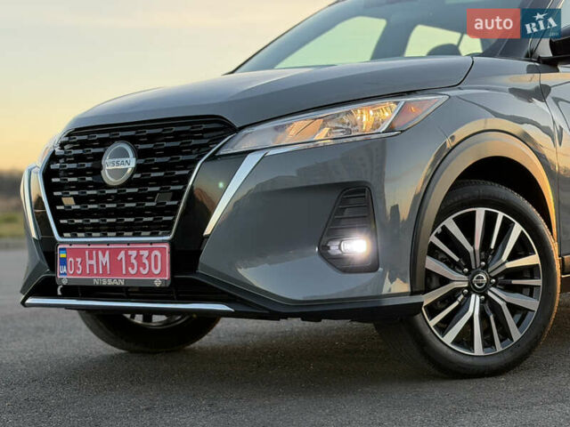 Серый Ниссан Kicks, объемом двигателя 1.6 л и пробегом 60 тыс. км за 16555 $, фото 4 на Automoto.ua