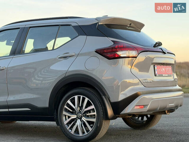 Серый Ниссан Kicks, объемом двигателя 1.6 л и пробегом 60 тыс. км за 16555 $, фото 16 на Automoto.ua