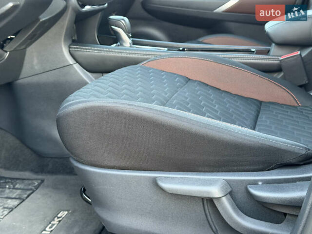 Серый Ниссан Kicks, объемом двигателя 1.6 л и пробегом 60 тыс. км за 16555 $, фото 36 на Automoto.ua