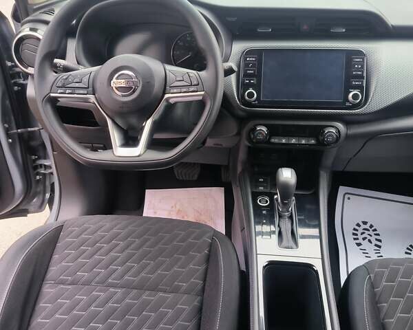 Серый Ниссан Kicks, объемом двигателя 1.6 л и пробегом 59 тыс. км за 14800 $, фото 23 на Automoto.ua