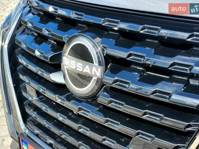 Серый Ниссан Kicks, объемом двигателя 1.6 л и пробегом 29 тыс. км за 18300 $, фото 5 на Automoto.ua