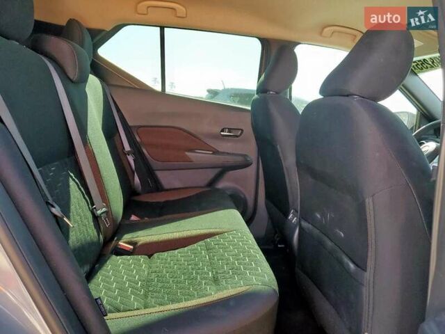 Серый Ниссан Kicks, объемом двигателя 1.6 л и пробегом 8 тыс. км за 4500 $, фото 10 на Automoto.ua