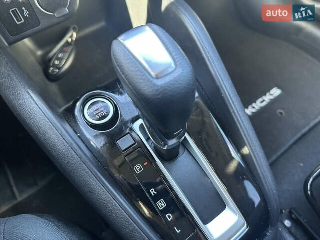 Синій Ніссан Kicks, об'ємом двигуна 1.6 л та пробігом 64 тис. км за 14200 $, фото 5 на Automoto.ua