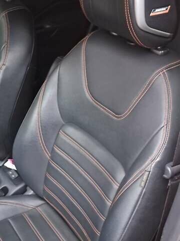 Помаранчевий Ніссан Kicks, об'ємом двигуна 1.6 л та пробігом 35 тис. км за 15700 $, фото 1 на Automoto.ua