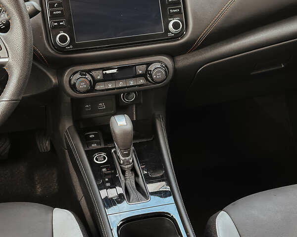 Помаранчевий Ніссан Kicks, об'ємом двигуна 0 л та пробігом 20 тис. км за 21000 $, фото 10 на Automoto.ua