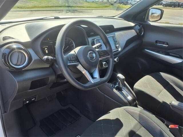 Белый Ниссан Kix, объемом двигателя 1.6 л и пробегом 31 тыс. км за 2900 $, фото 6 на Automoto.ua