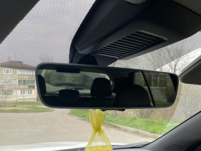 Белый Ниссан Kix, объемом двигателя 1.6 л и пробегом 74 тыс. км за 15400 $, фото 9 на Automoto.ua