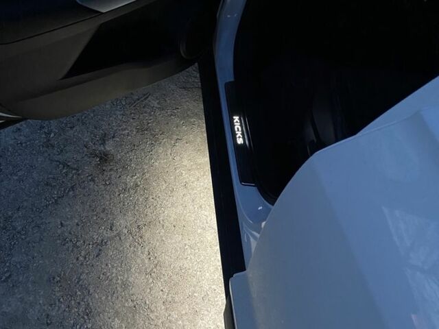 Белый Ниссан Kix, объемом двигателя 1.6 л и пробегом 74 тыс. км за 15400 $, фото 12 на Automoto.ua