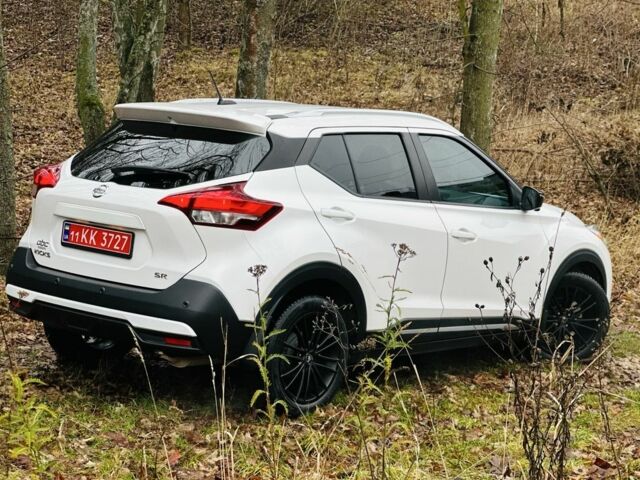 Белый Ниссан Kix, объемом двигателя 1.6 л и пробегом 96 тыс. км за 14500 $, фото 3 на Automoto.ua