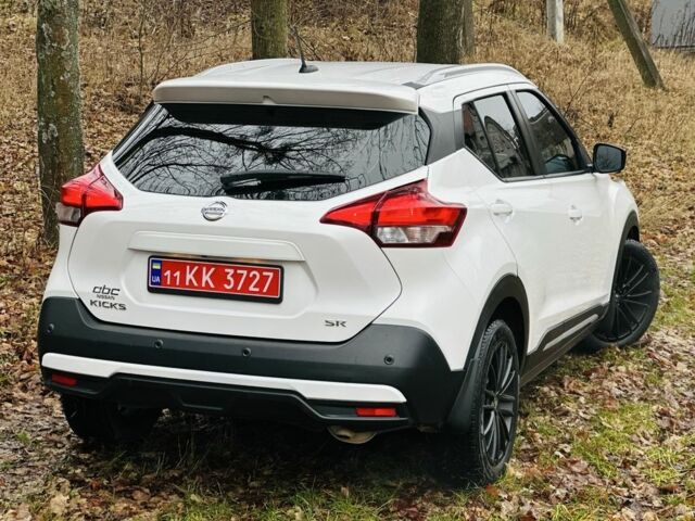 Белый Ниссан Kix, объемом двигателя 1.6 л и пробегом 96 тыс. км за 14500 $, фото 4 на Automoto.ua