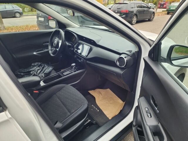 Білий Ніссан Kix, об'ємом двигуна 1.6 л та пробігом 30 тис. км за 10000 $, фото 4 на Automoto.ua