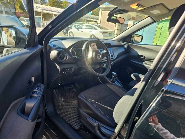 Черный Ниссан Kix, объемом двигателя 1.6 л и пробегом 22 тыс. км за 12000 $, фото 4 на Automoto.ua