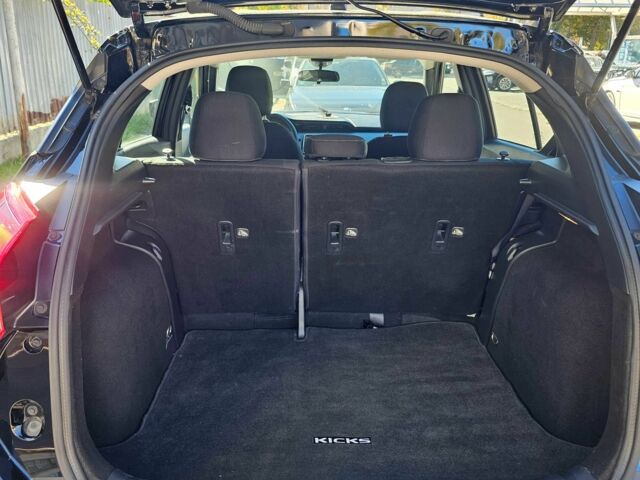 Черный Ниссан Kix, объемом двигателя 1.6 л и пробегом 22 тыс. км за 12000 $, фото 7 на Automoto.ua