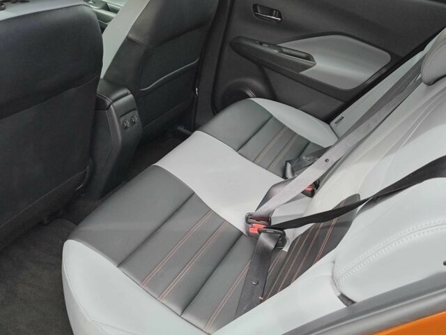 Червоний Ніссан Kix, об'ємом двигуна 1.6 л та пробігом 200 тис. км за 22500 $, фото 7 на Automoto.ua