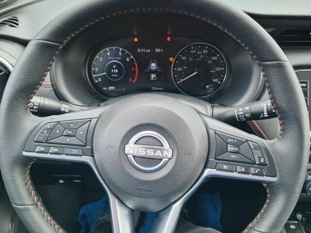 Червоний Ніссан Kix, об'ємом двигуна 1.6 л та пробігом 200 тис. км за 22500 $, фото 5 на Automoto.ua