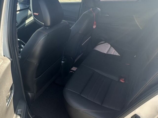 Серый Ниссан Kix, объемом двигателя 1.6 л и пробегом 95 тыс. км за 15000 $, фото 7 на Automoto.ua