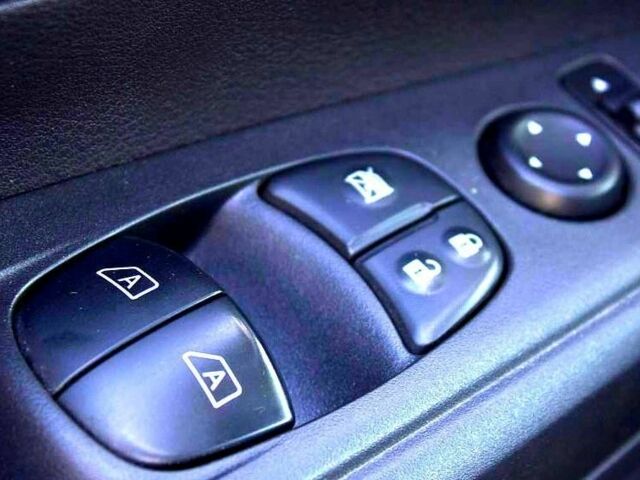 Сірий Ніссан Kix, об'ємом двигуна 0 л та пробігом 86 тис. км за 8900 $, фото 9 на Automoto.ua