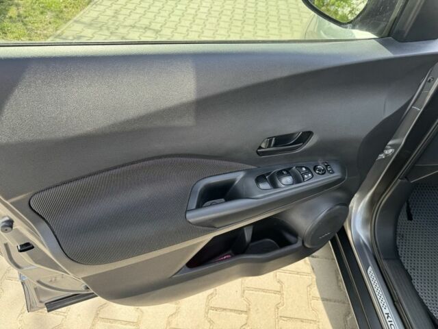 Сірий Ніссан Kix, об'ємом двигуна 1.6 л та пробігом 72 тис. км за 14300 $, фото 11 на Automoto.ua